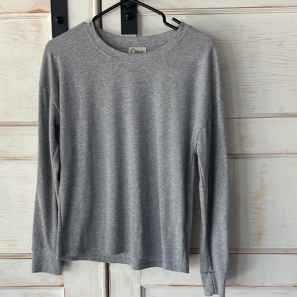 Dittos Heather Gray Ribbed Long Sleeve Tee
